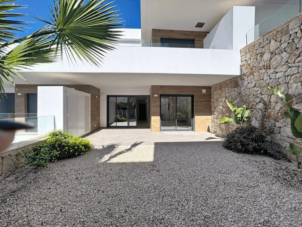 Cumbre del Sol apartamento con jardin a estrenar en Montecala Gardens