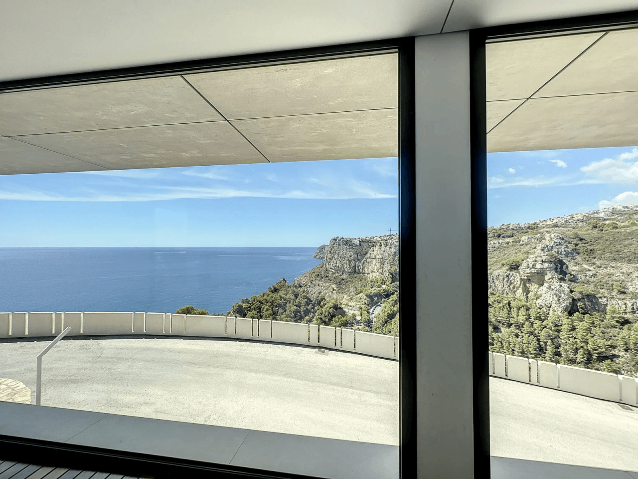 Cumbre del Sol apartamento moderno de lujo con espectaculares vistas panorámicas al mar y los acantilados