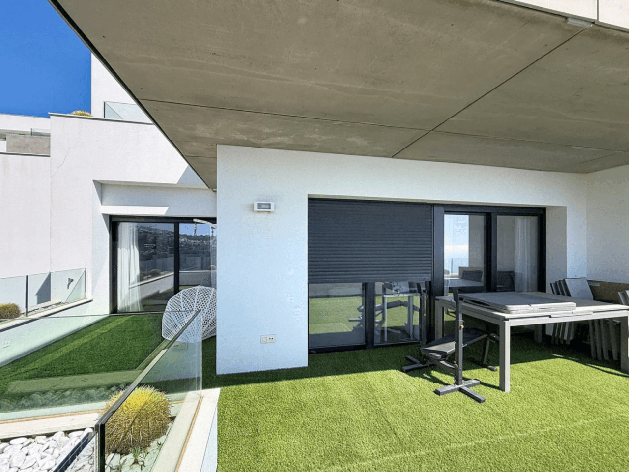 Cumbre del Sol apartamento moderno de lujo con espectaculares vistas panorámicas al mar y los acantilados