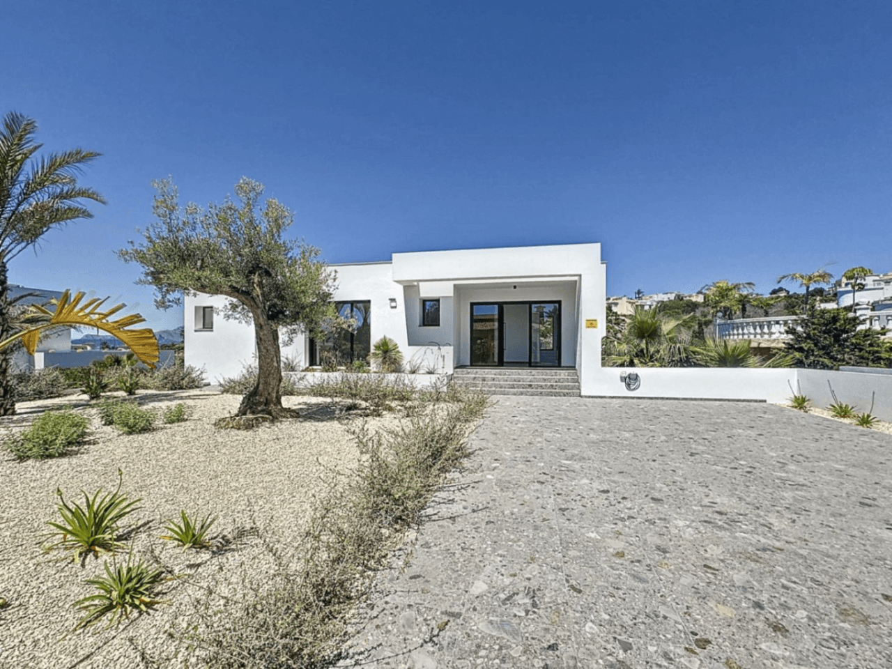 Cumbre del Sol villa moderna con vistas al mar a estrenar
