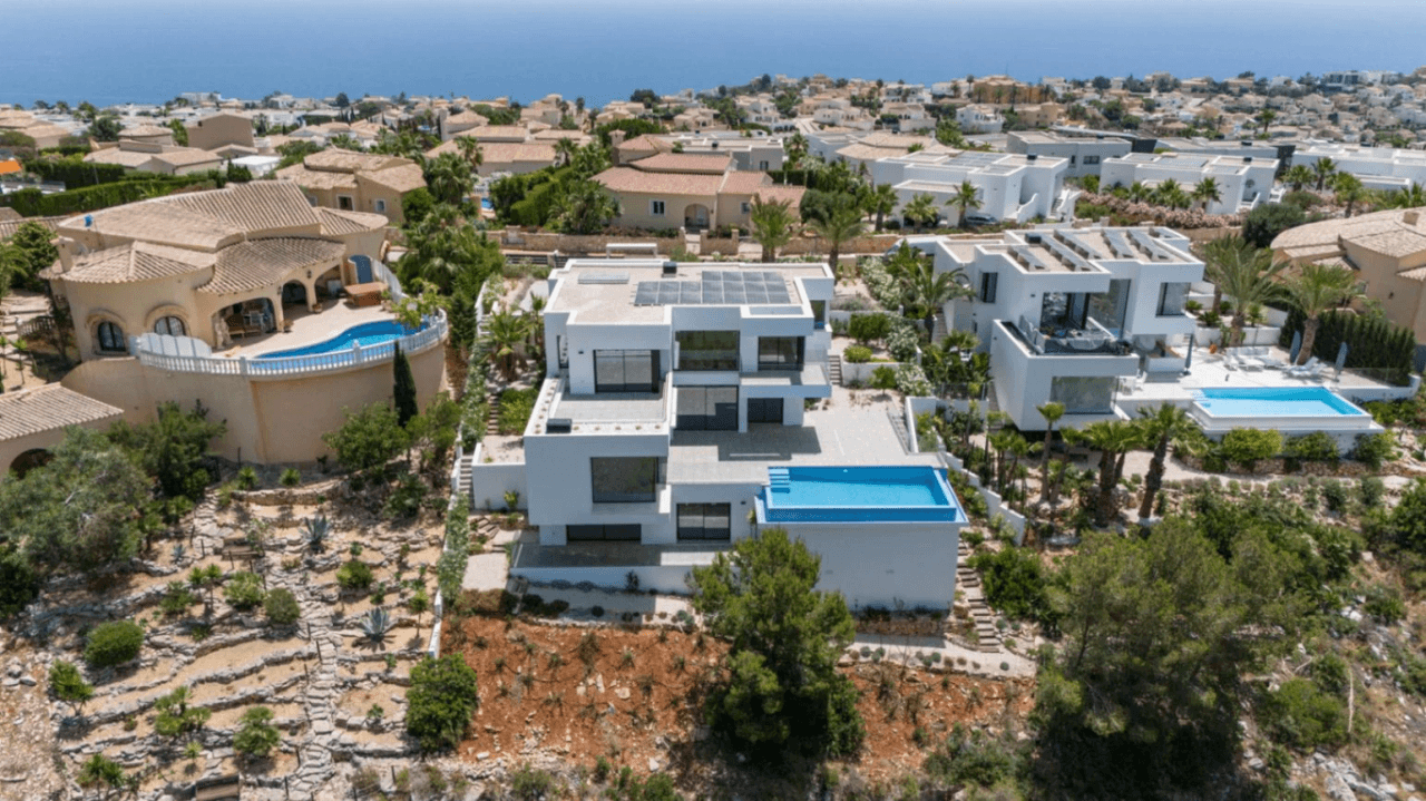 Cumbre del Sol villa moderna con vistas al mar a estrenar