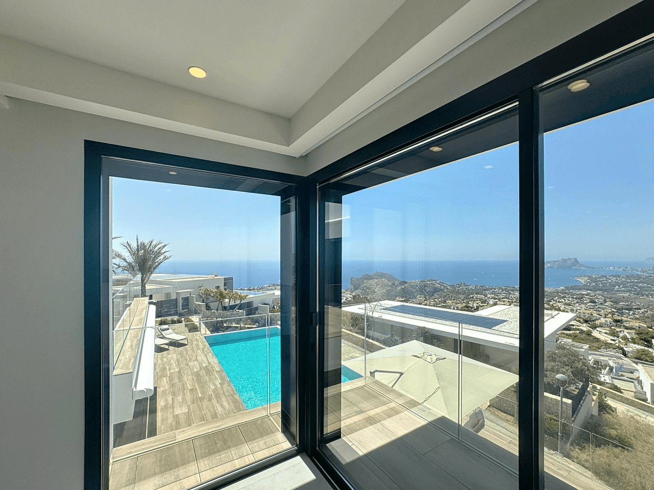 Cumbre del Sol Villa de lujo con vistas panorámicas en residencial Jazmines