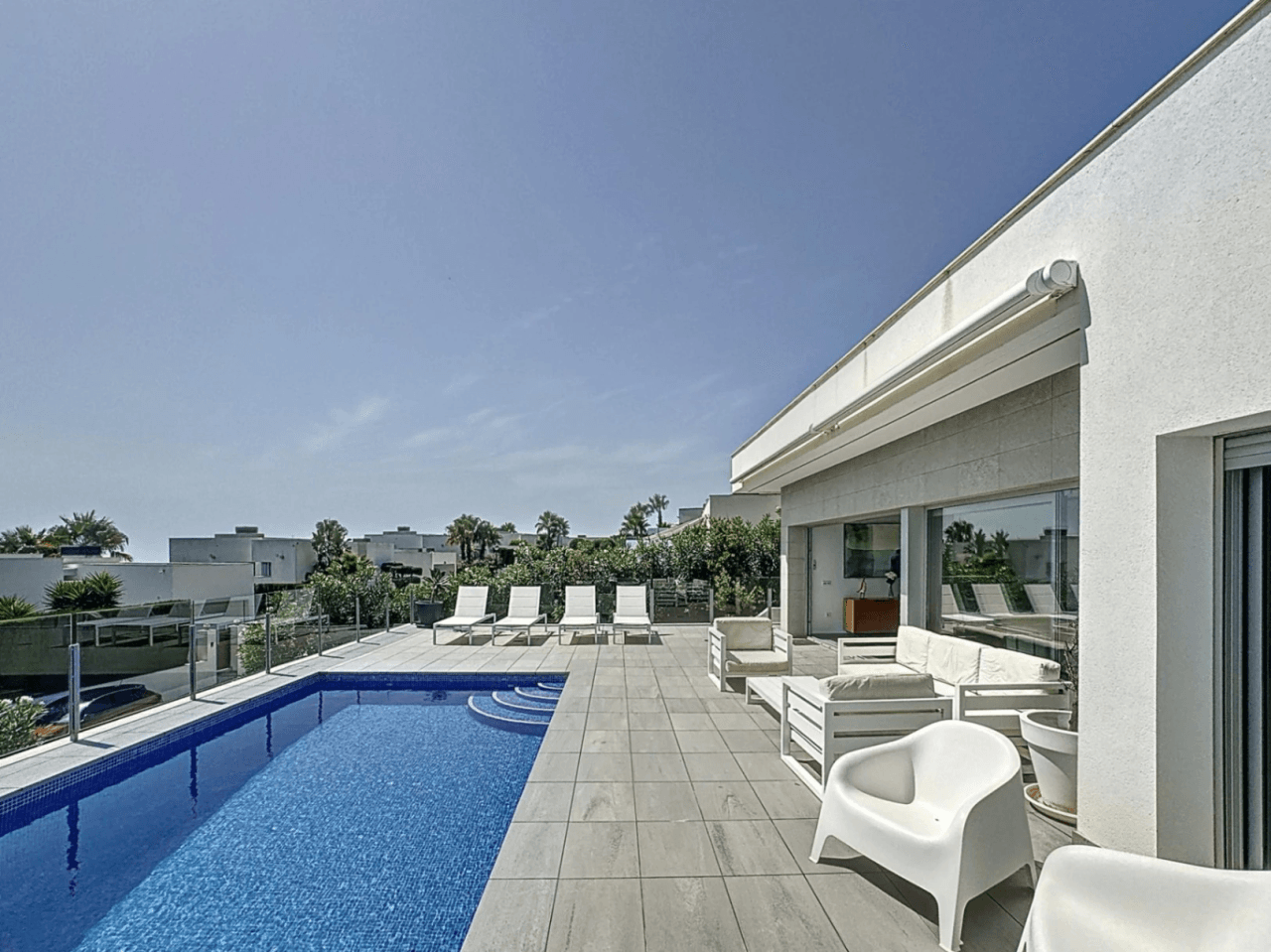 Cumbre del Sol villa moderna con vistas al mar