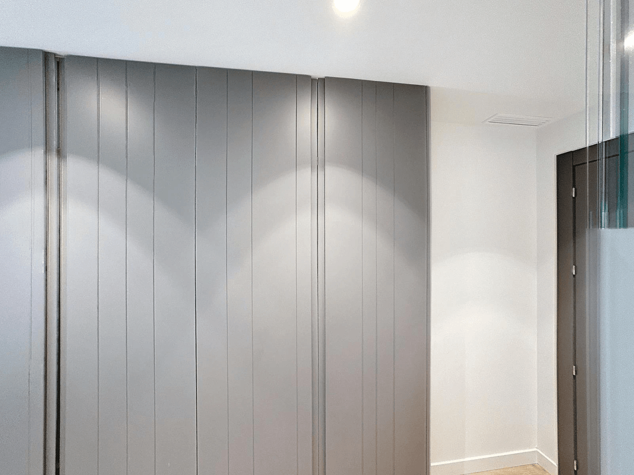 Cumbre del Sol apartamento moderno con jardín privado