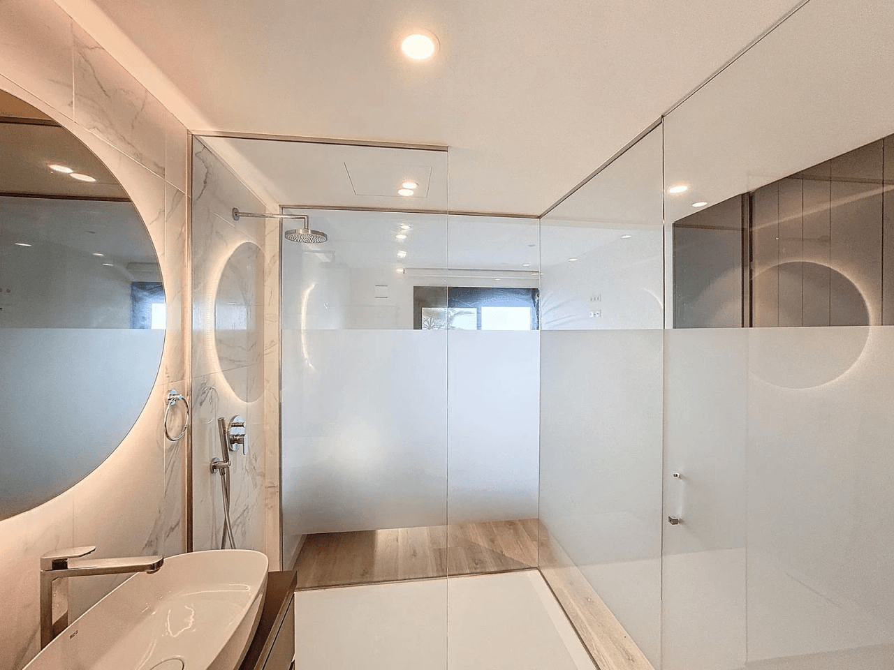 Cumbre del Sol apartamento moderno con jardín privado