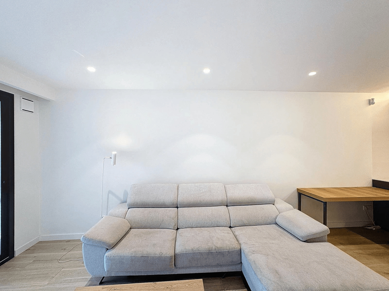 Cumbre del Sol apartamento moderno con jardín privado