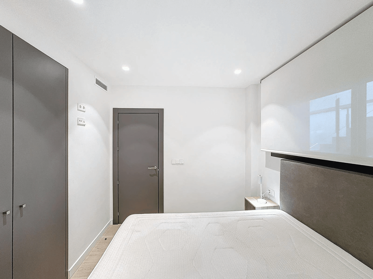 Cumbre del Sol apartamento moderno con jardín privado