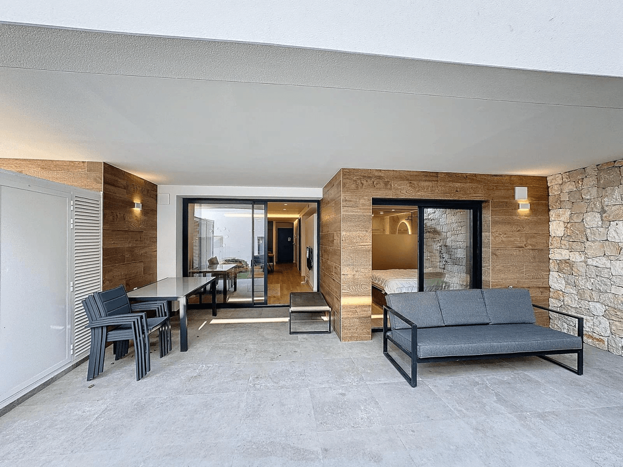Cumbre del Sol apartamento moderno con jardín privado