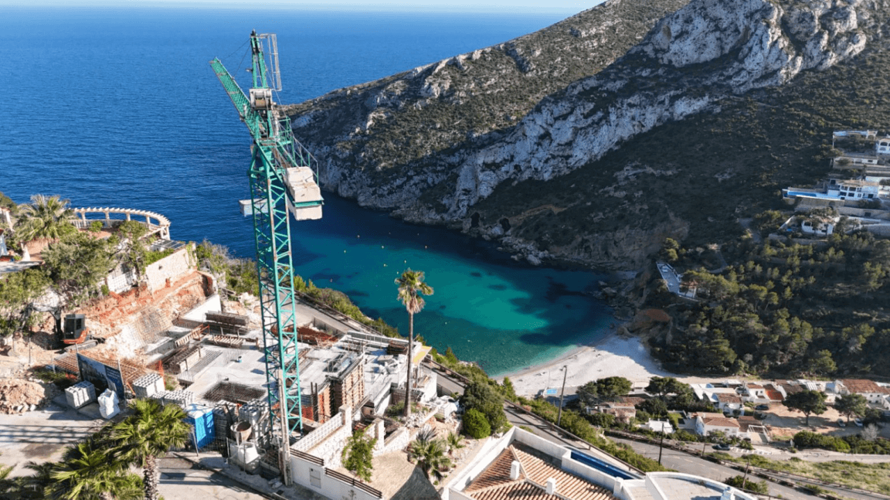 Chalet moderno en venta con 4 habitaciones en Granadella Jávea