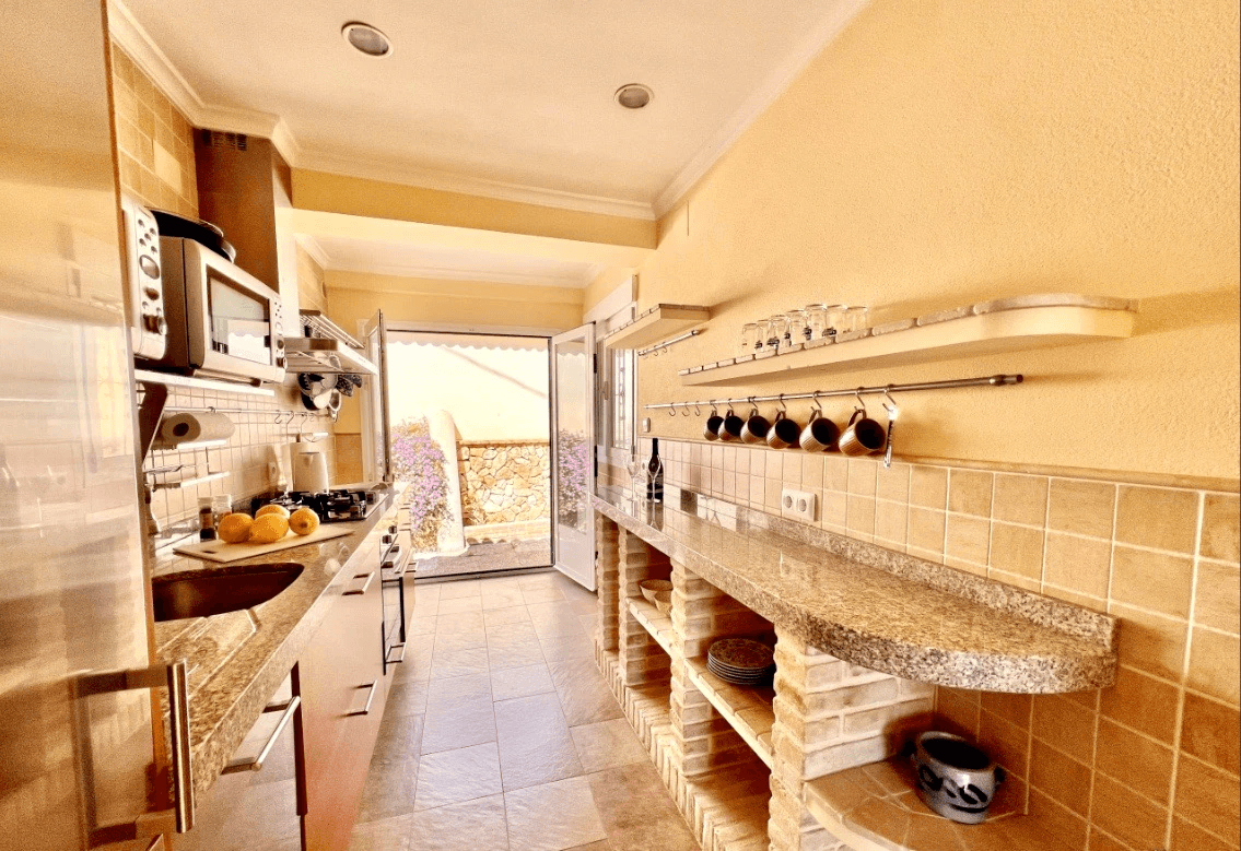 Mediterrane villa met uitzicht op zee in San Jaime - Langdurige verhuur