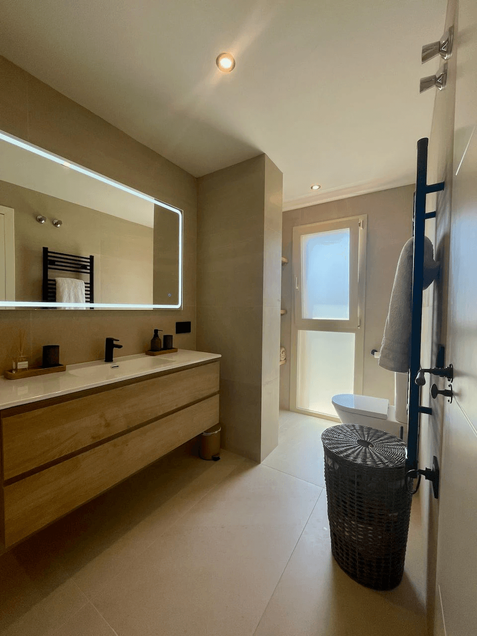Luxe volledig gerenoveerd duplex appartement in Club Moraira met privézwembad en uitzicht op zee