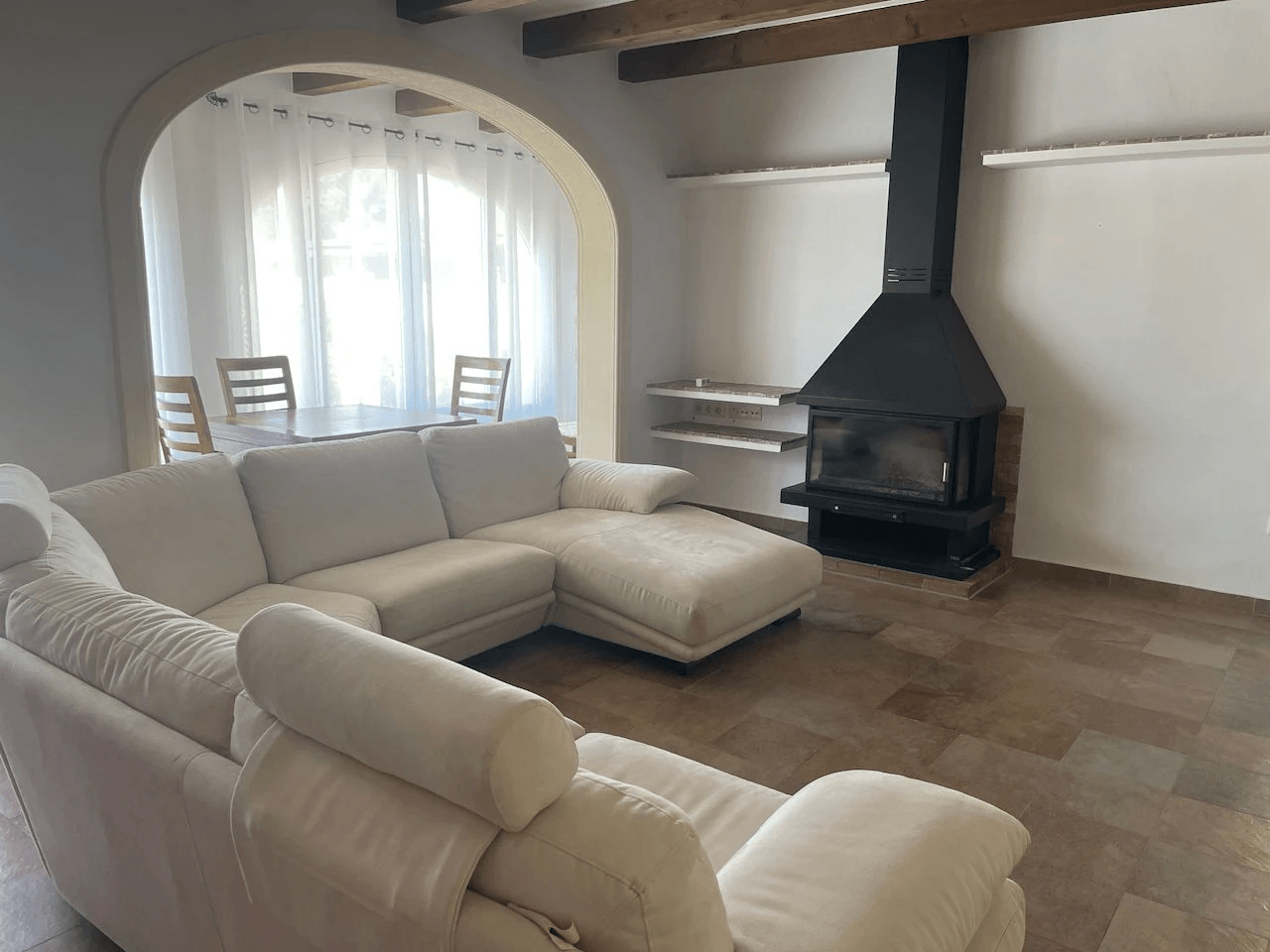 Villa mediterránea con vistas al mar en San Jaime – Alquiler de larga temporada