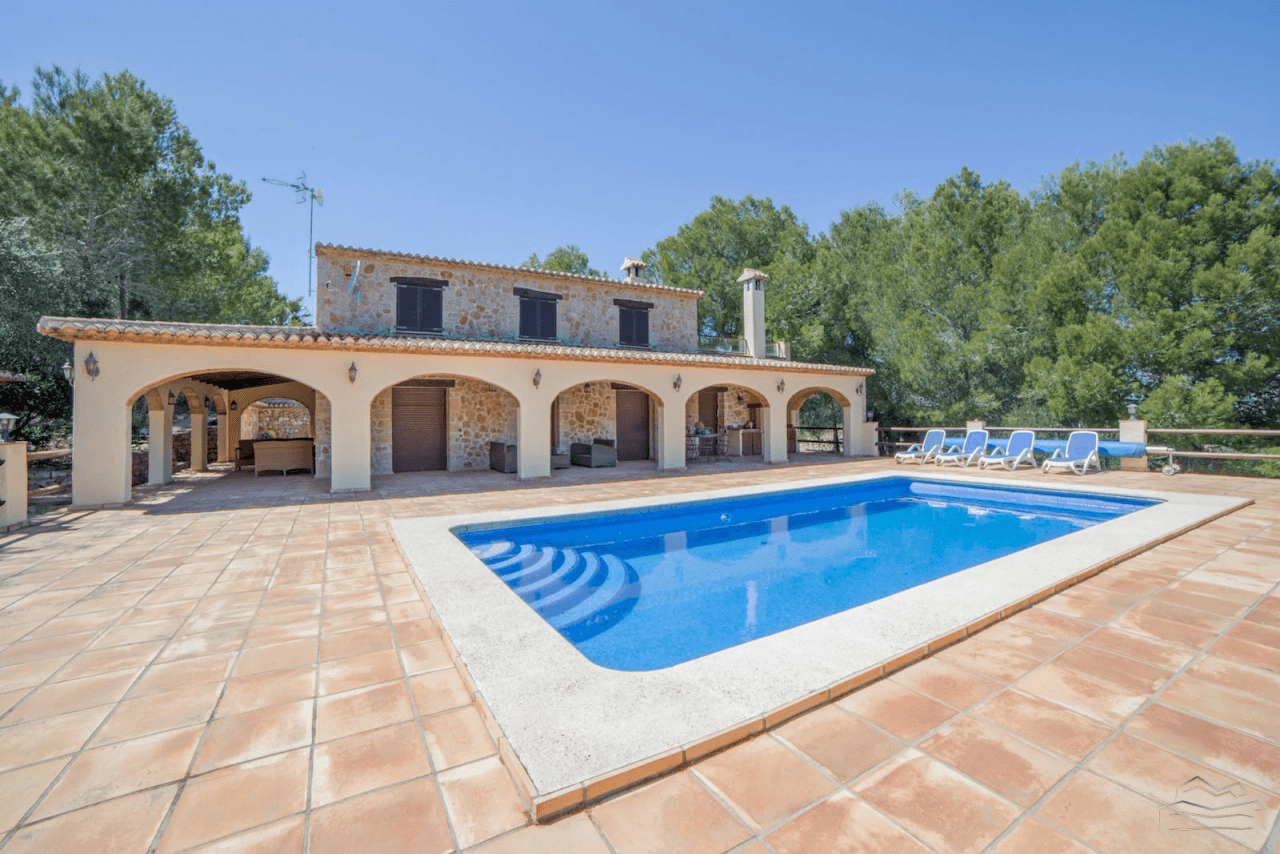 Finca de campo con vistas panorámicas en venta en Jávea.