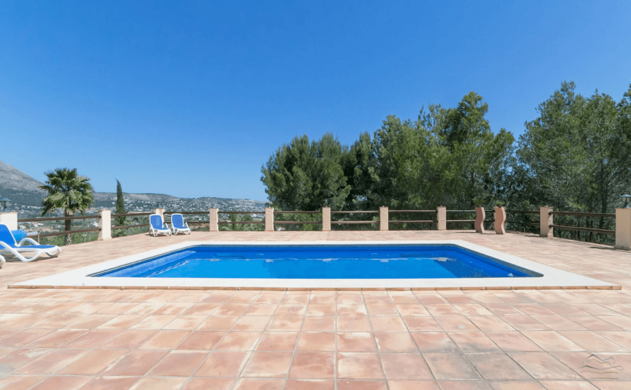 Finca de campo con vistas panorámicas en venta en Jávea.