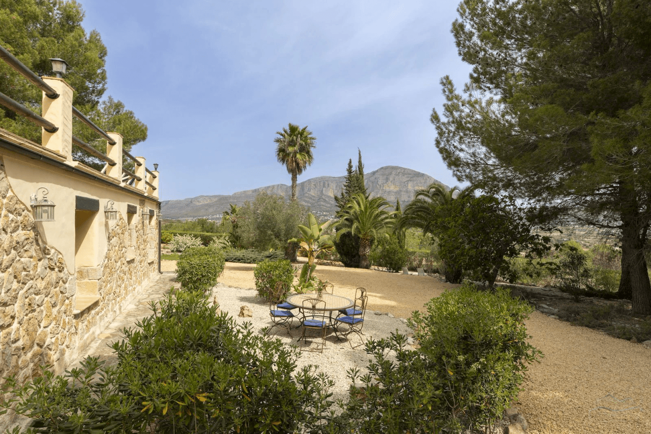 Finca de campo con vistas panorámicas en venta en Jávea.