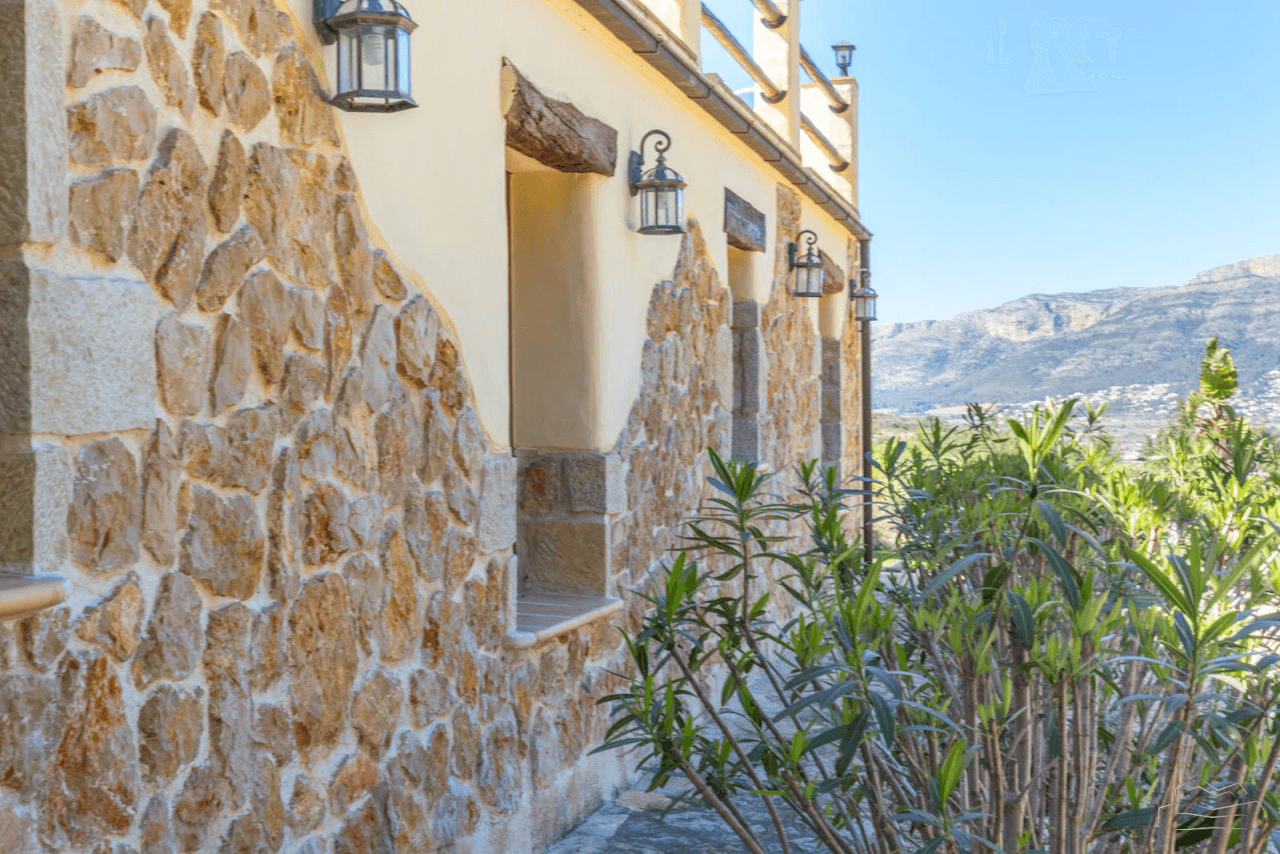 Finca de campo con vistas panorámicas en venta en Jávea.