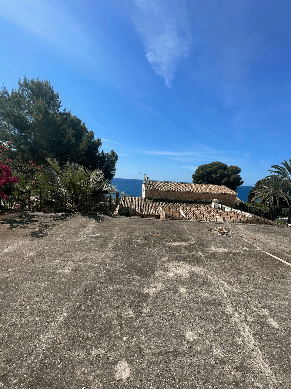 Einzigartiges Grundstück in erster Linie in El Portet Moraira