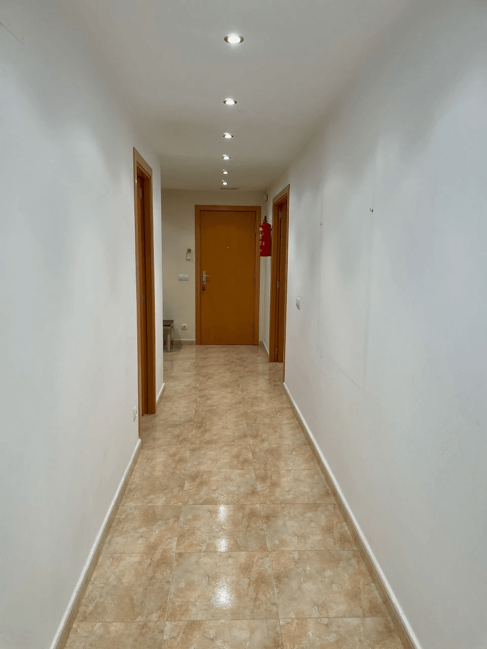 Office with great potential for transformation into a flat or apartment in Teulada.