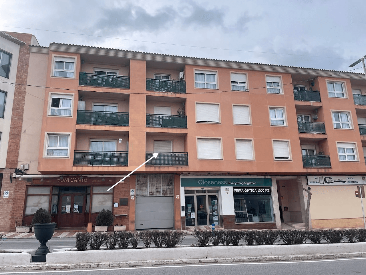 Office with great potential for transformation into a flat or apartment in Teulada.