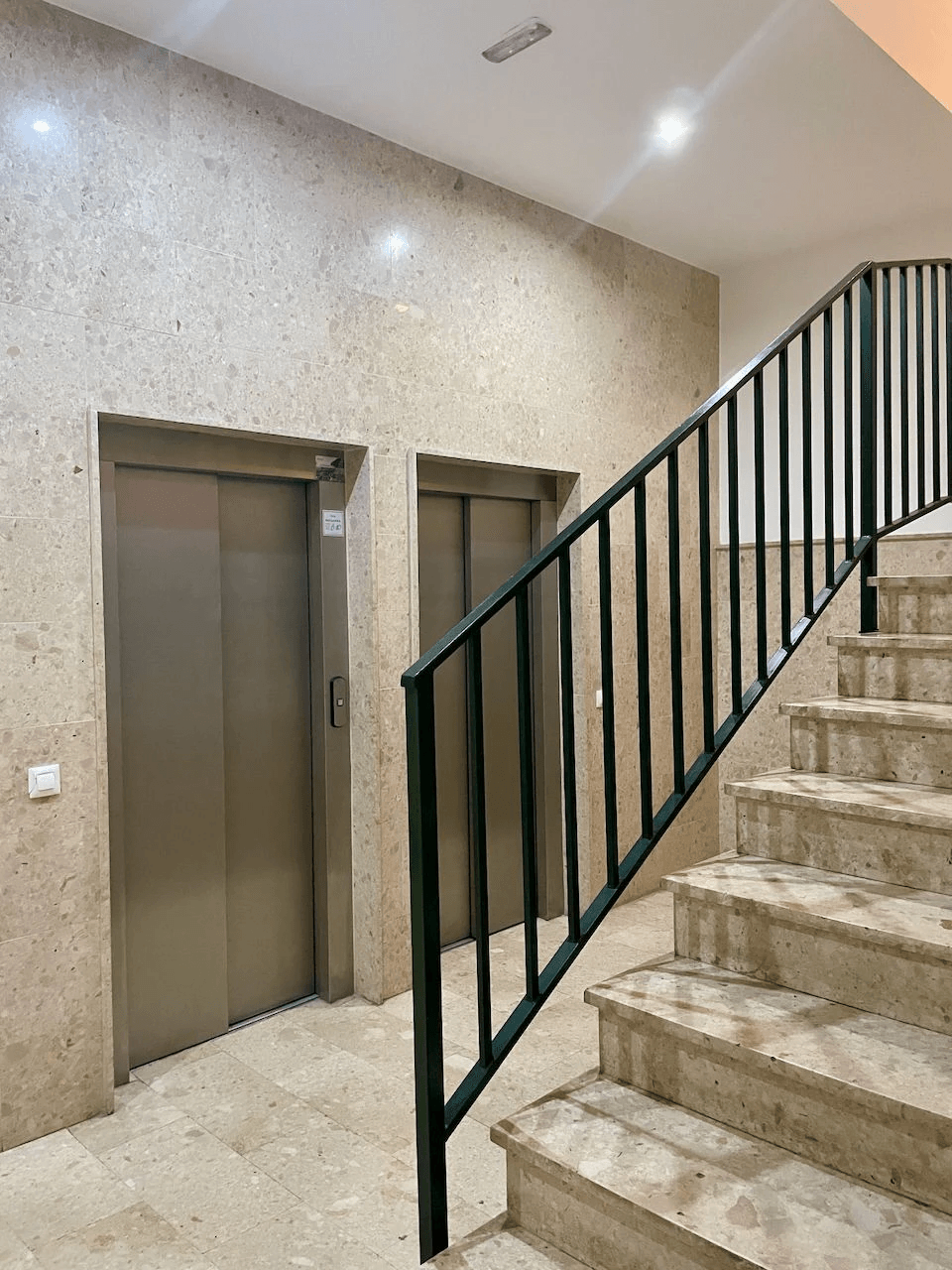 Office with great potential for transformation into a flat or apartment in Teulada.