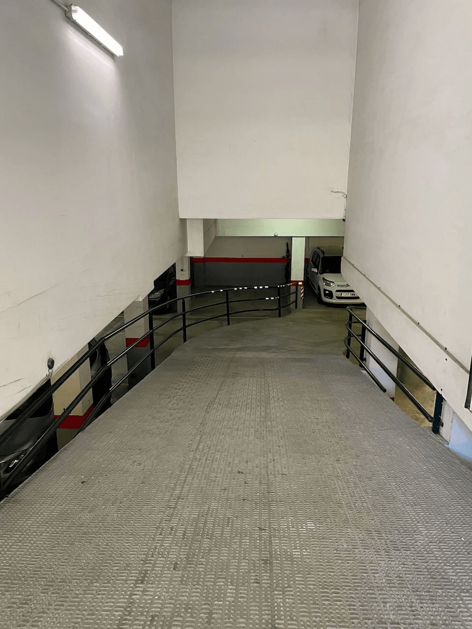 Office with great potential for transformation into a flat or apartment in Teulada.