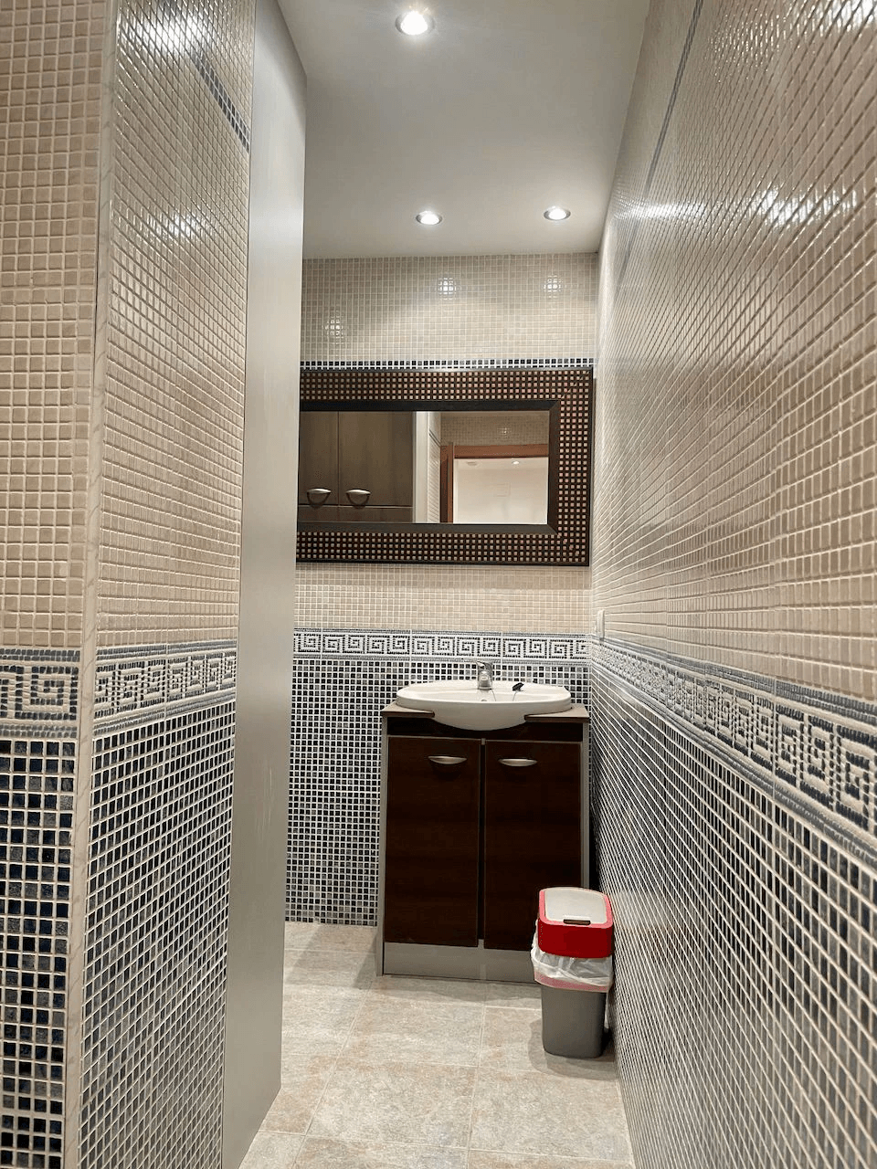 Office with great potential for transformation into a flat or apartment in Teulada.