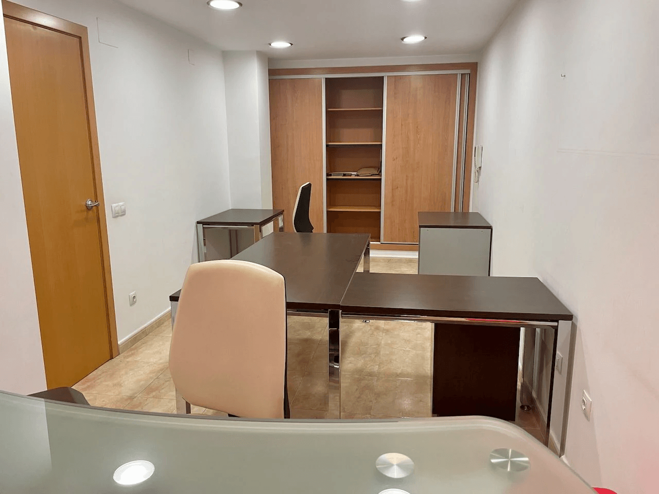 Office with great potential for transformation into a flat or apartment in Teulada.