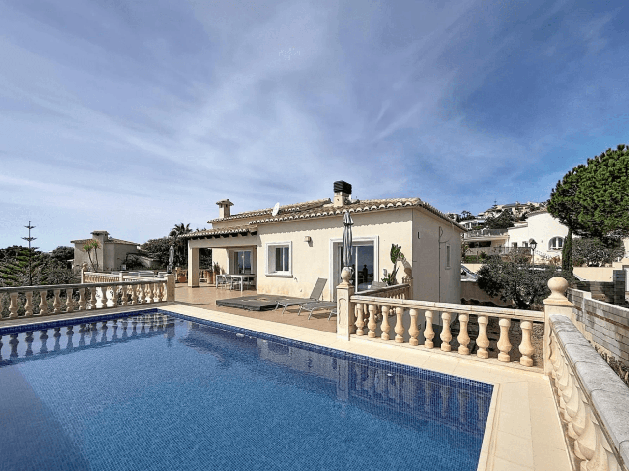 Cumbre del Sol, Villa mit Meerblick