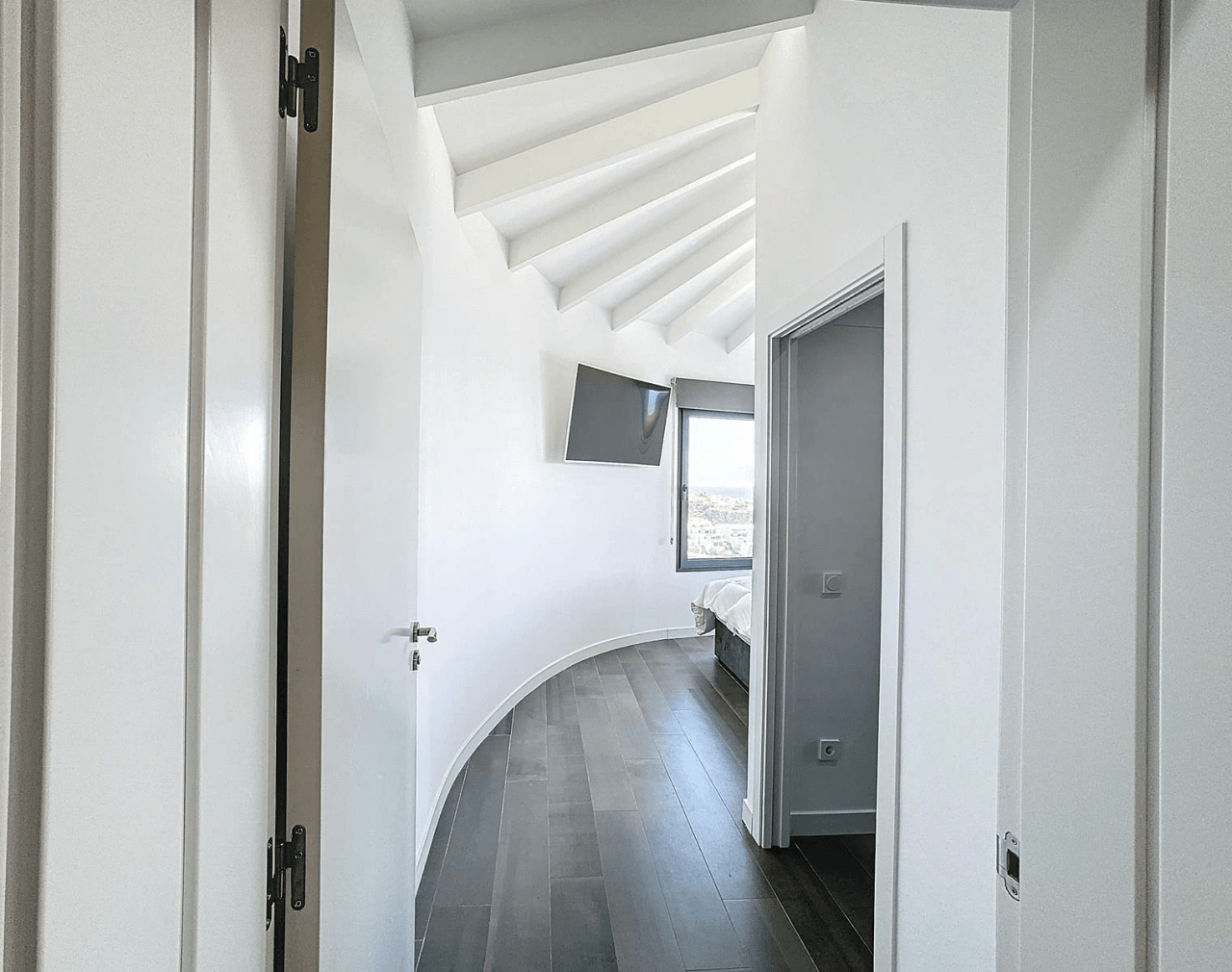 Cumbre del Sol: renovierte Villa mit atemberaubendem Meerblick