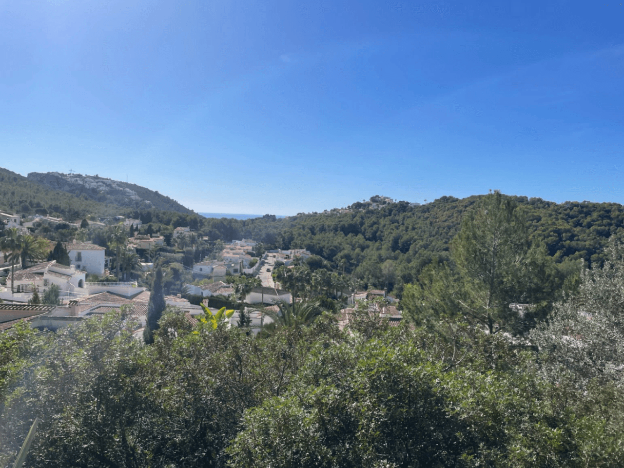 Bouwkavel met uitzicht op zee en bergen in Moraira