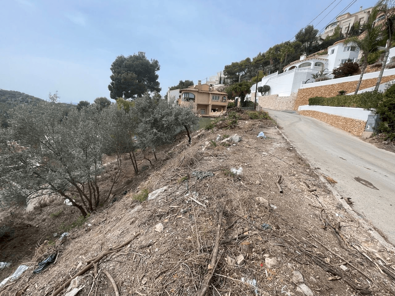 Bouwkavel met uitzicht op zee en bergen in Moraira