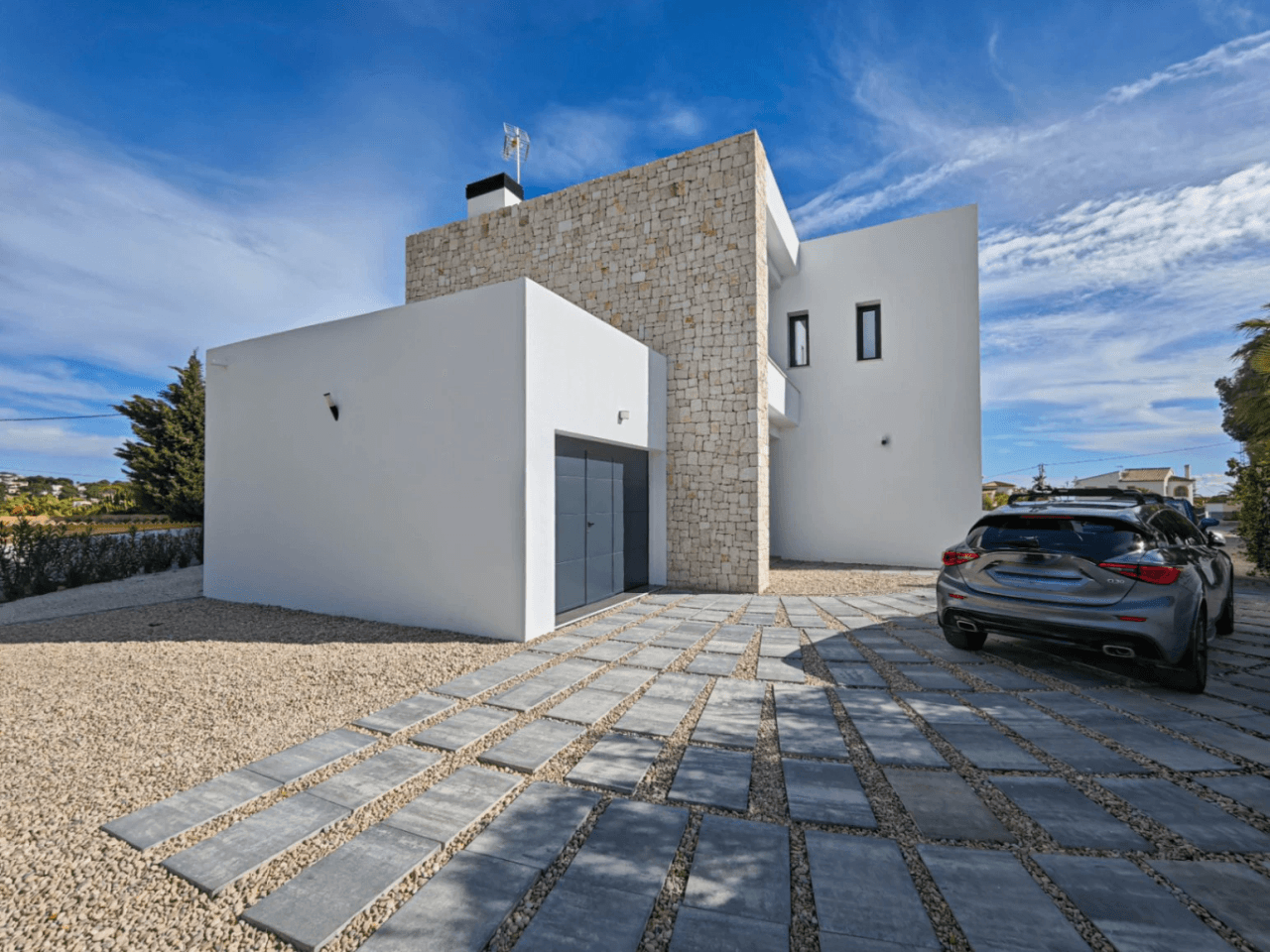 Villa moderna en La Fustera: 3 dormitorios y piscina privada