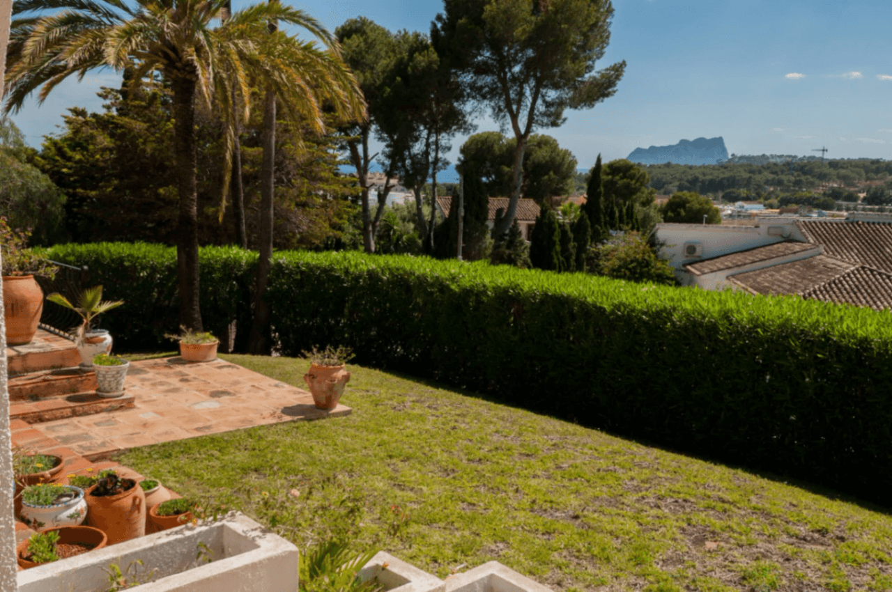 Villa mit atemberaubendem Panoramablick und teilweisem Meerblick zu verkaufen in Pla Del Mar, Moraira