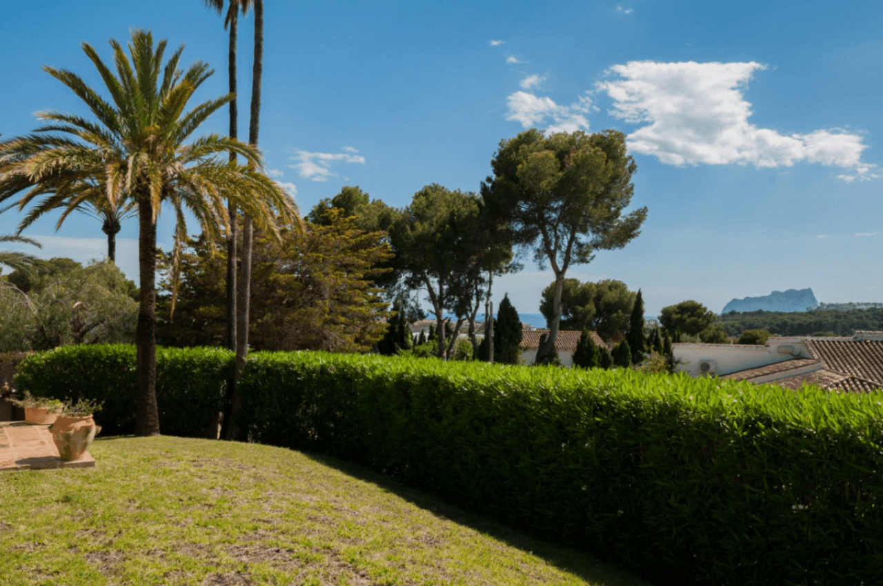 Villa mit atemberaubendem Panoramablick und teilweisem Meerblick zu verkaufen in Pla Del Mar, Moraira