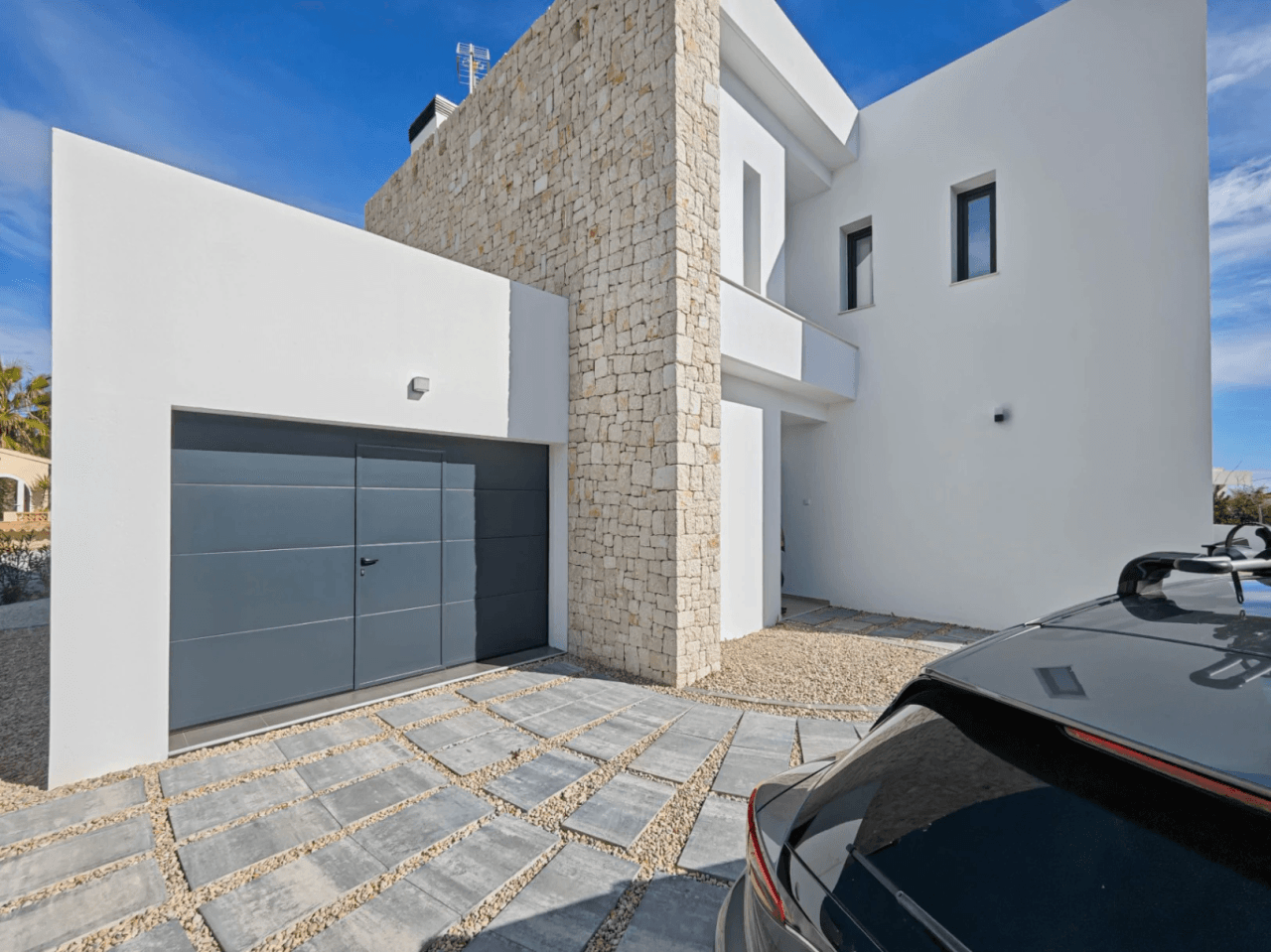Villa moderna en La Fustera: 3 dormitorios y piscina privada