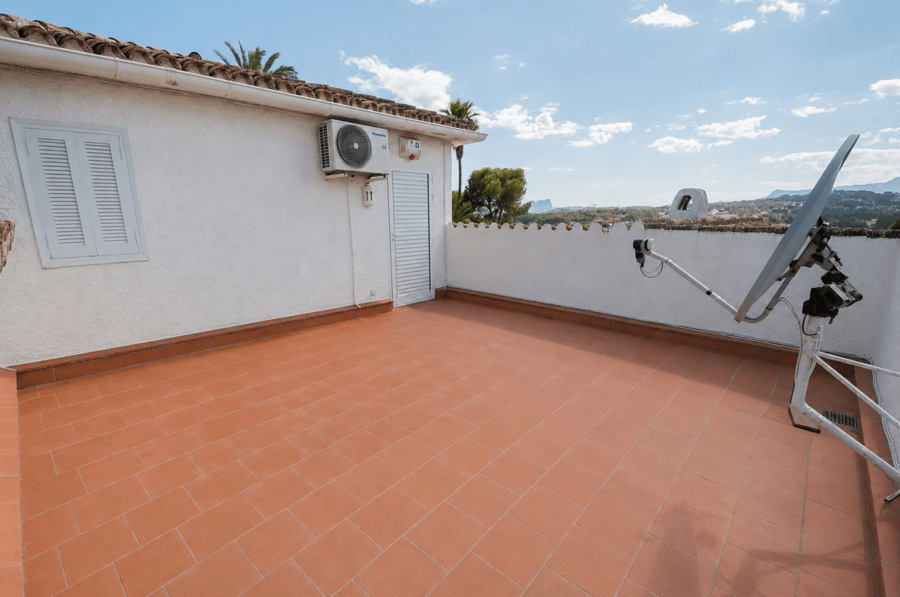 Villa mit atemberaubendem Panoramablick und teilweisem Meerblick zu verkaufen in Pla Del Mar, Moraira