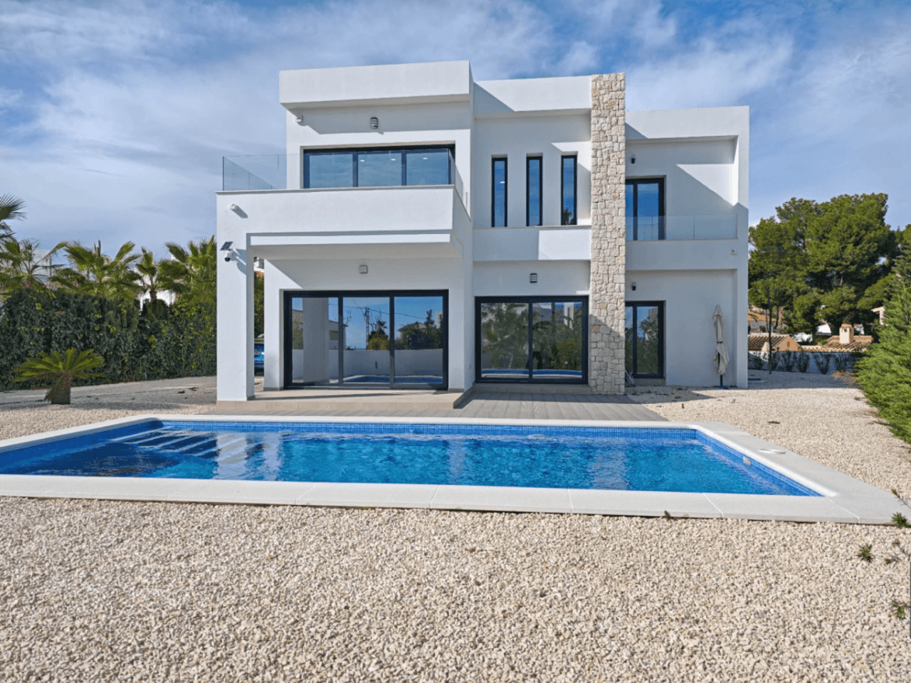 Villa moderna en La Fustera: 3 dormitorios y piscina privada