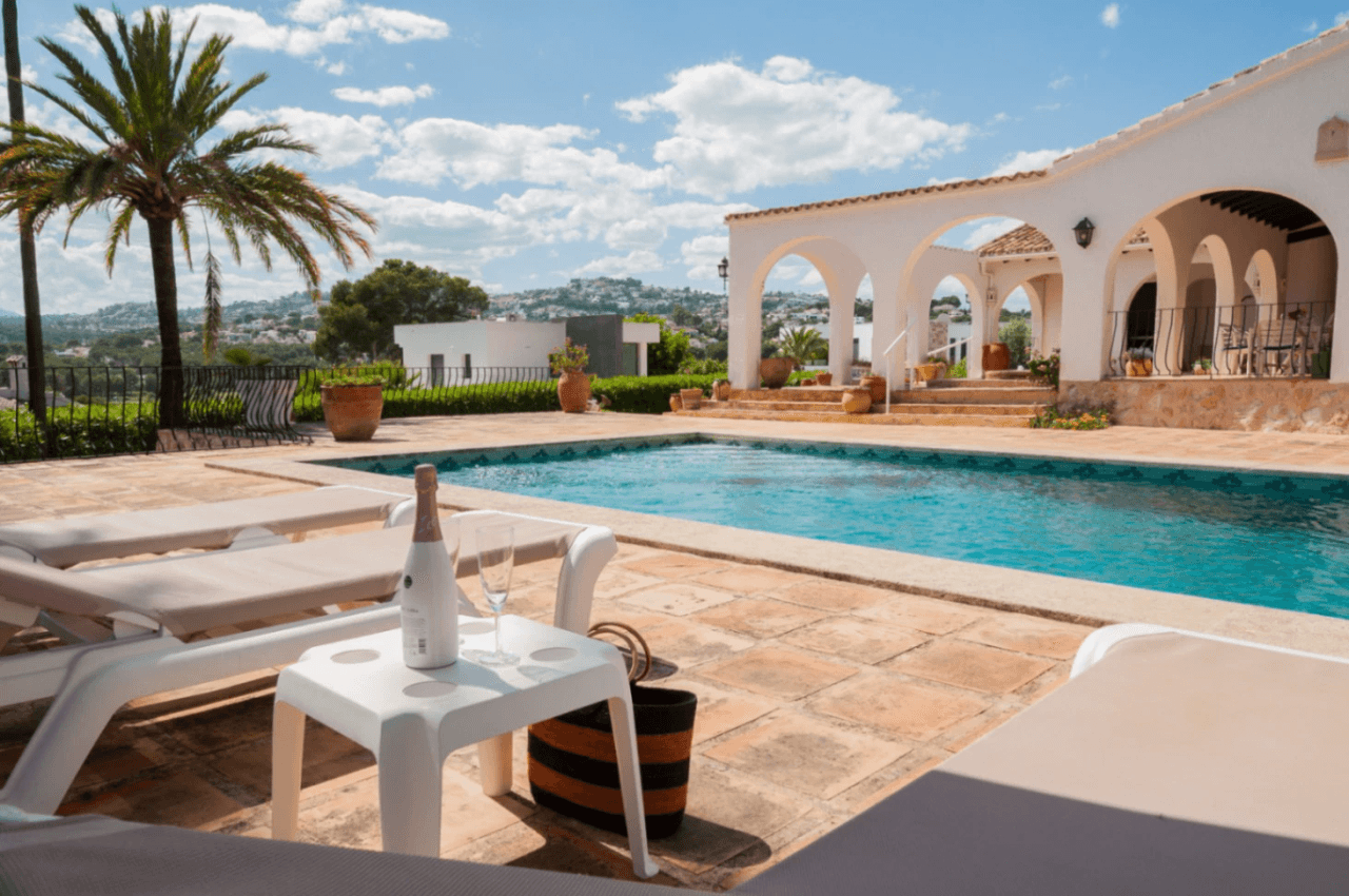 Villa mit atemberaubendem Panoramablick und teilweisem Meerblick zu verkaufen in Pla Del Mar, Moraira