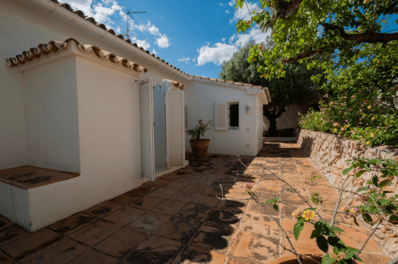 Villa mit atemberaubendem Panoramablick und teilweisem Meerblick zu verkaufen in Pla Del Mar, Moraira