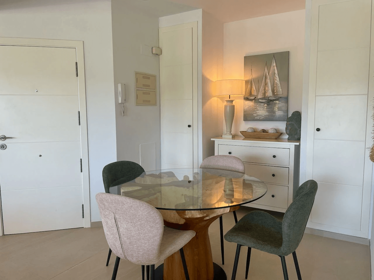 Luxuriöse Duplex-Penthouse-Wohnung, vollständig renoviert im Club Moraira mit privatem Pool und Meerblick.