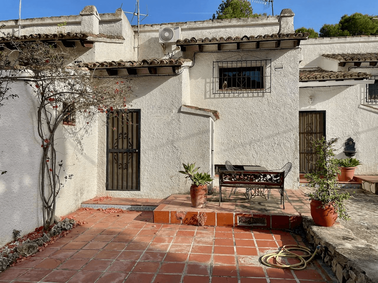 Bungalow zur Renovierung in Moravit, Moraira – Ausgezeichnete Investitionsmöglichkeit