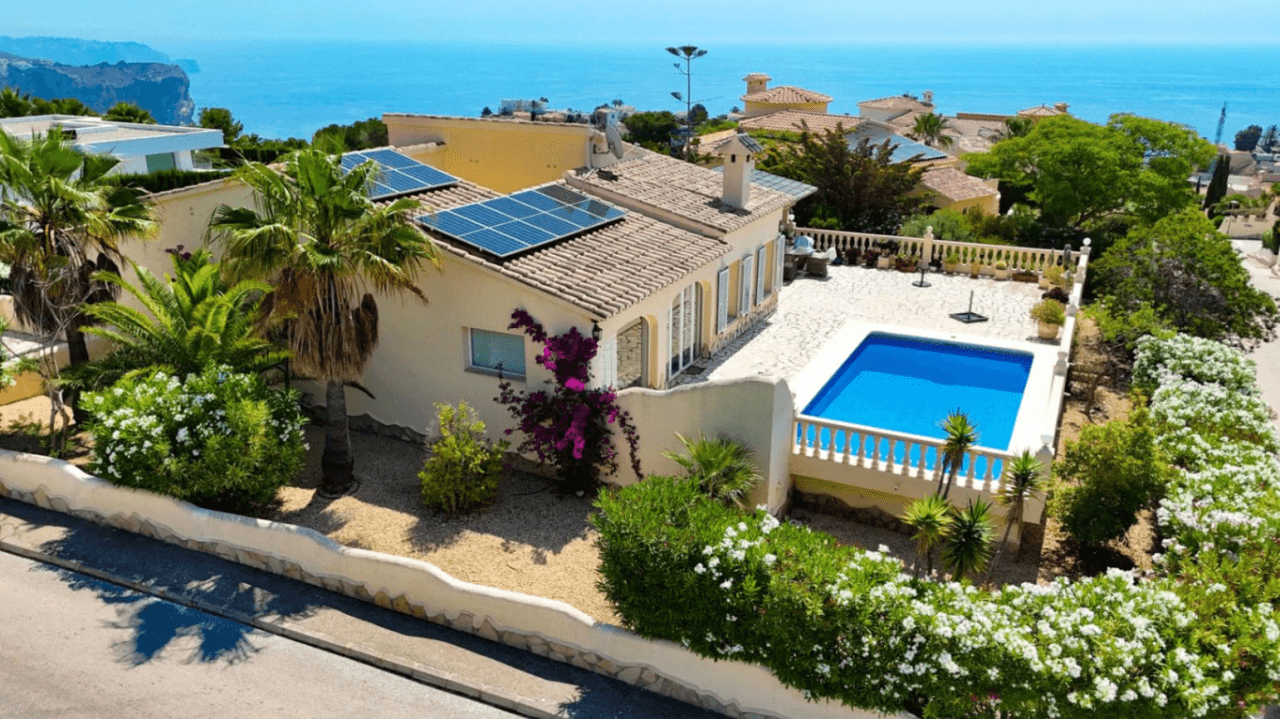 Villa in residential Magnolias, Cumbre del Sol, Costa Blanca North.