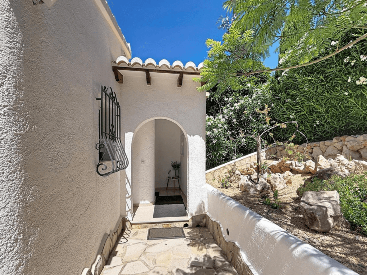 Independent villa with sea views and heated pool Kalmias Cumbre del Sol Costa Blanca North