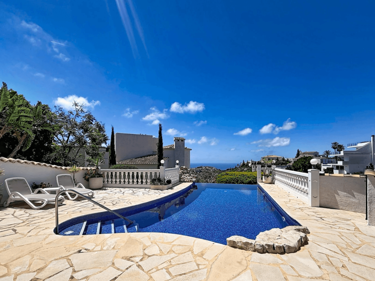 Independent villa with sea views and heated pool Kalmias Cumbre del Sol Costa Blanca North