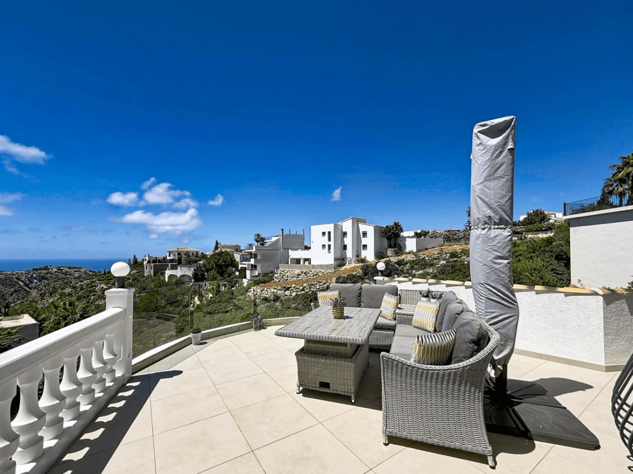 Independent villa with sea views and heated pool Kalmias Cumbre del Sol Costa Blanca North