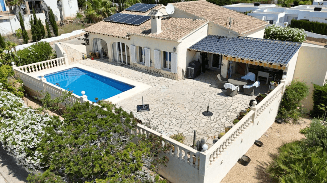 Villa in residential Magnolias, Cumbre del Sol, Costa Blanca North.