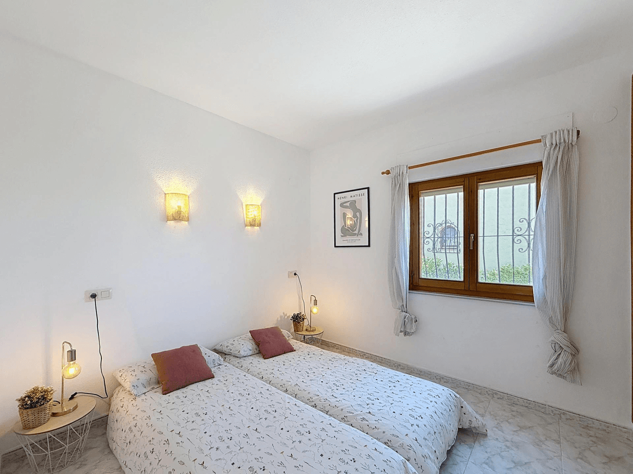Cumbre del Sol Villa with sea views and communal pool.