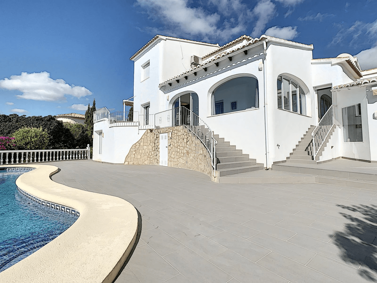 Cumbre del Sol villa renovated with sea views
