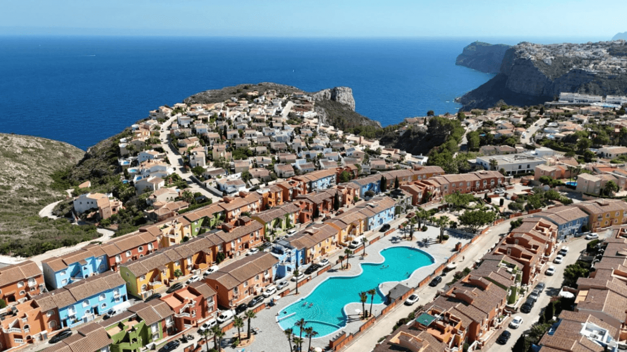 Cumbre del Sol gerenoveerd duplex appartement in Pueblo de la Paz
