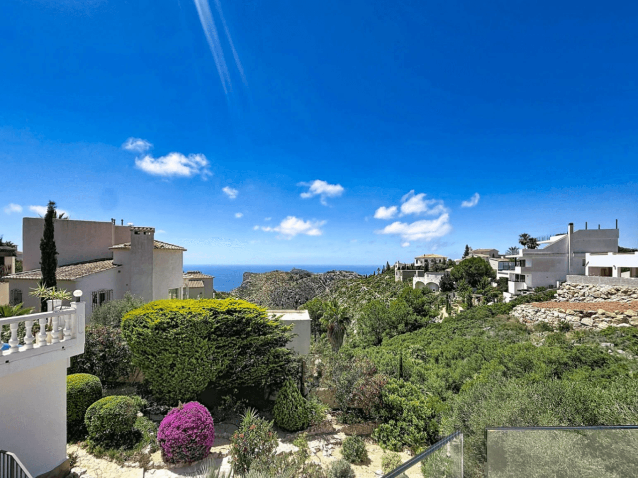 Independent villa with sea views and heated pool Kalmias Cumbre del Sol Costa Blanca North